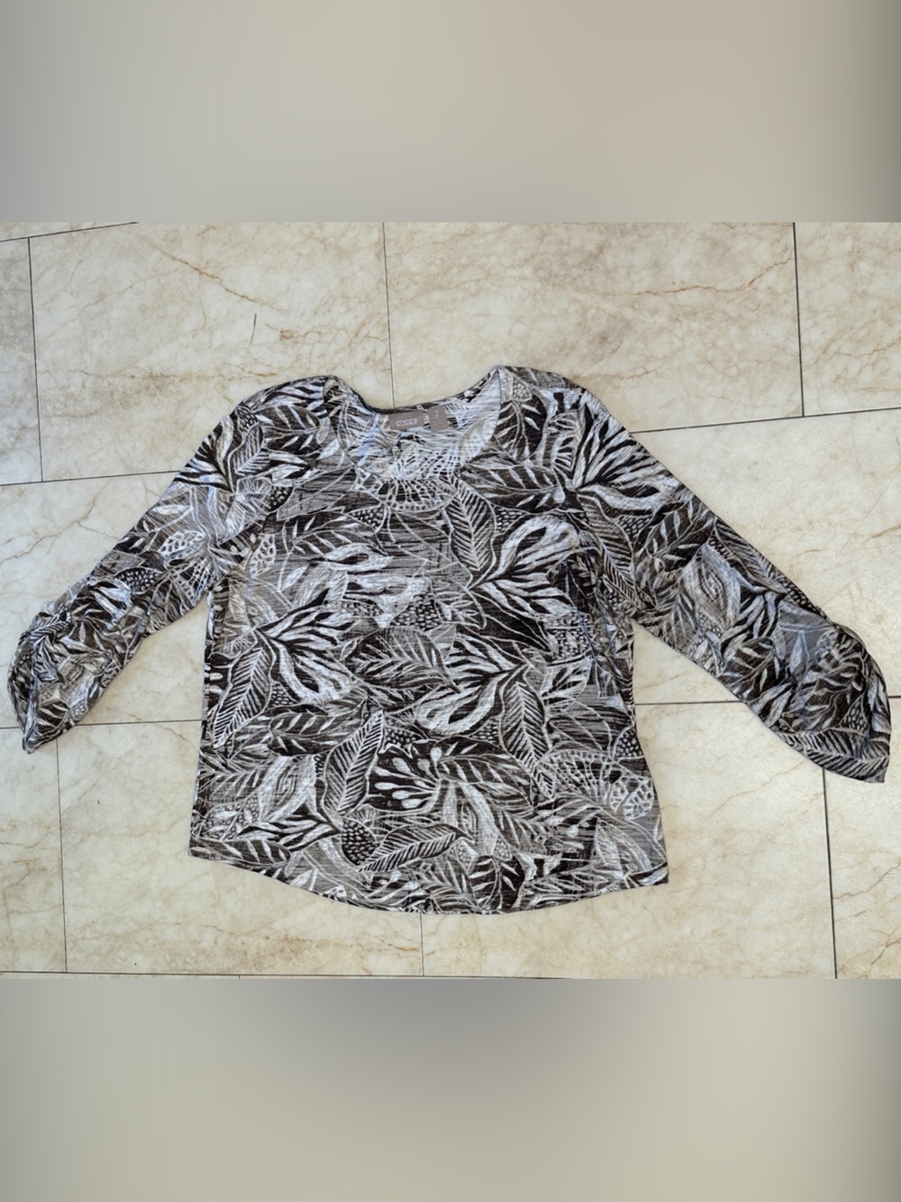 Leaf Print 3/4 Sleeve Tee in Brown and Cream